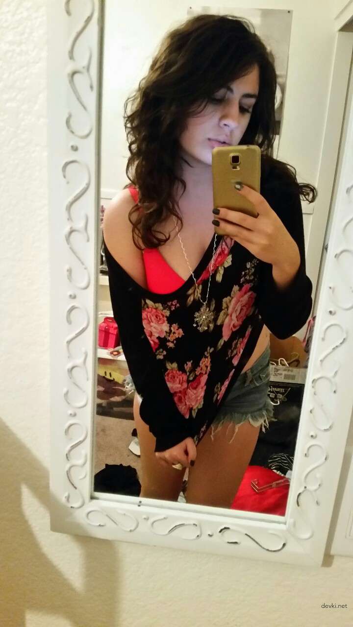 Wild Amateur Slut Flaunts Bushy Body for Voyeurs