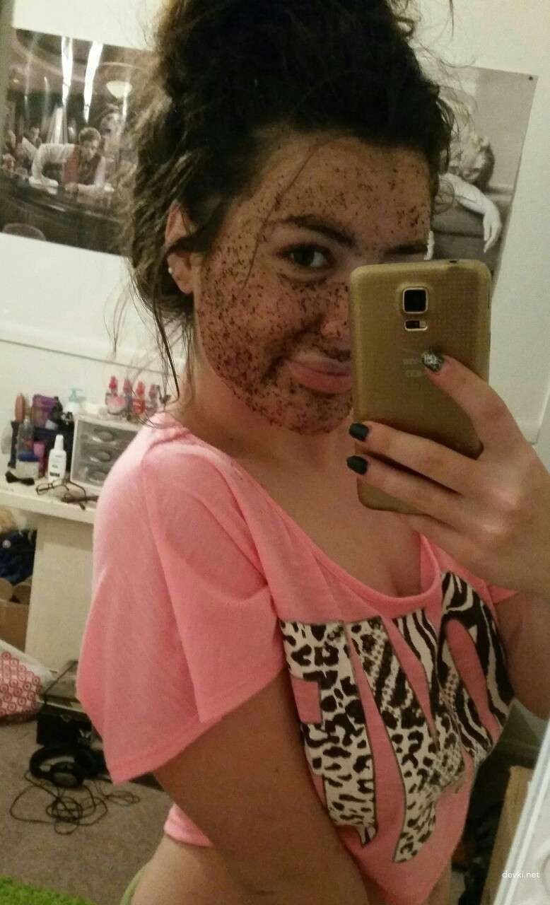 Wild Amateur Slut Flaunts Bushy Body for Voyeurs