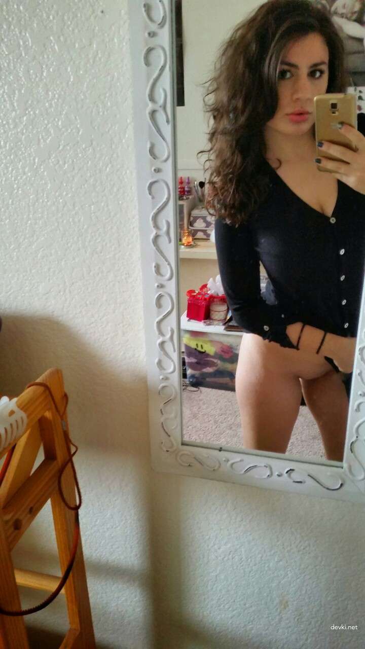 Wild Amateur Slut Flaunts Bushy Body for Voyeurs