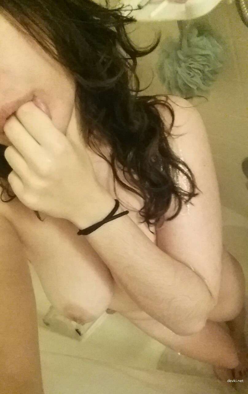 Wild Amateur Slut Flaunts Bushy Body for Voyeurs
