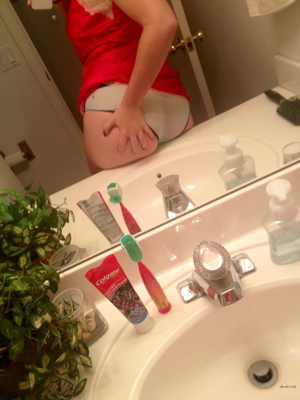 Wild Amateur Slut Flaunts Bushy Body for Voyeurs