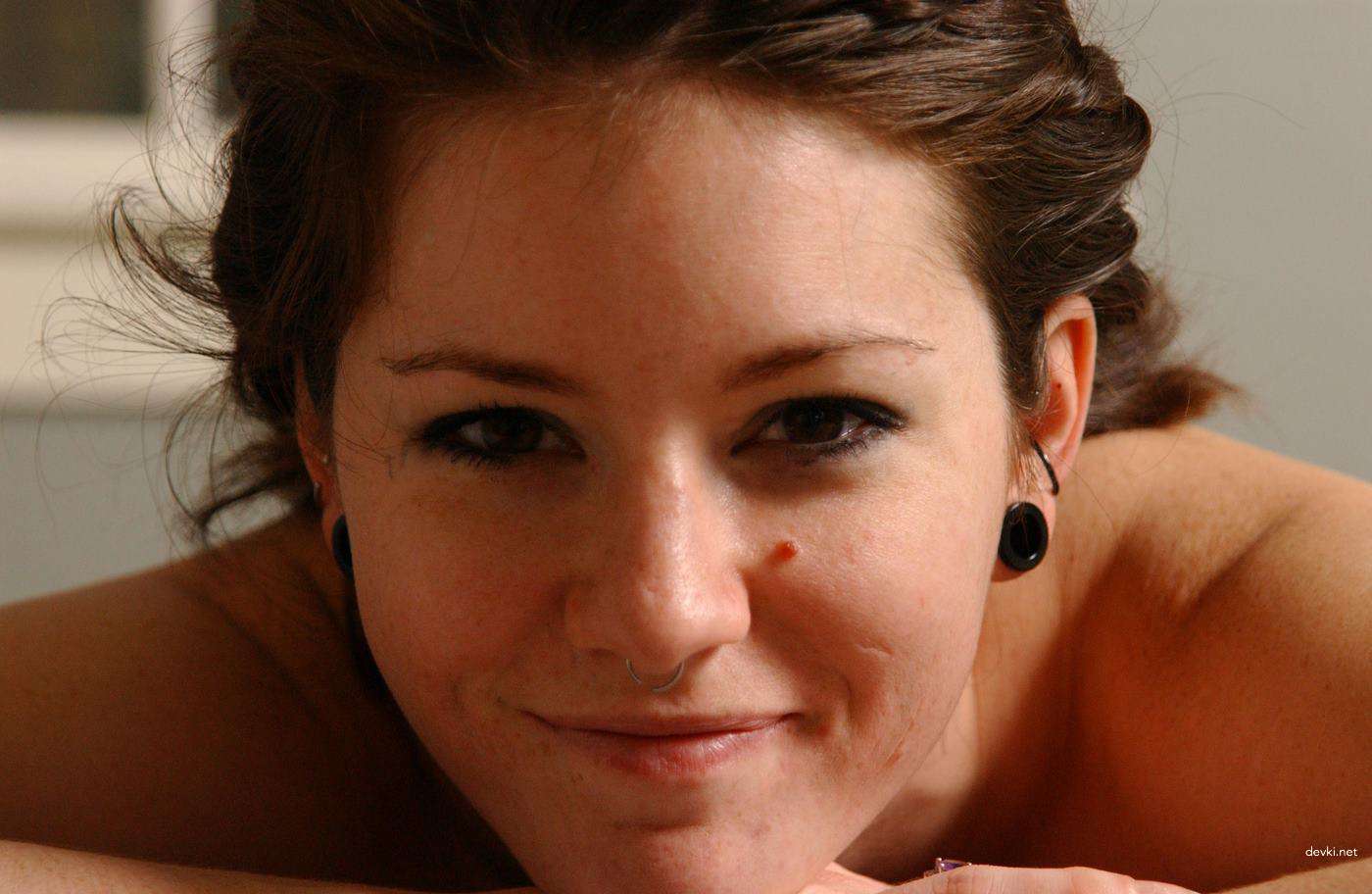 Hot Young Wife Bares All in Amateur Sex Pic - Explicit Nude Body Exposed