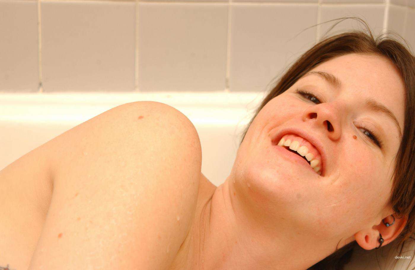 Hot Young Wife Bares All in Amateur Sex Pic - Explicit Nude Body Exposed