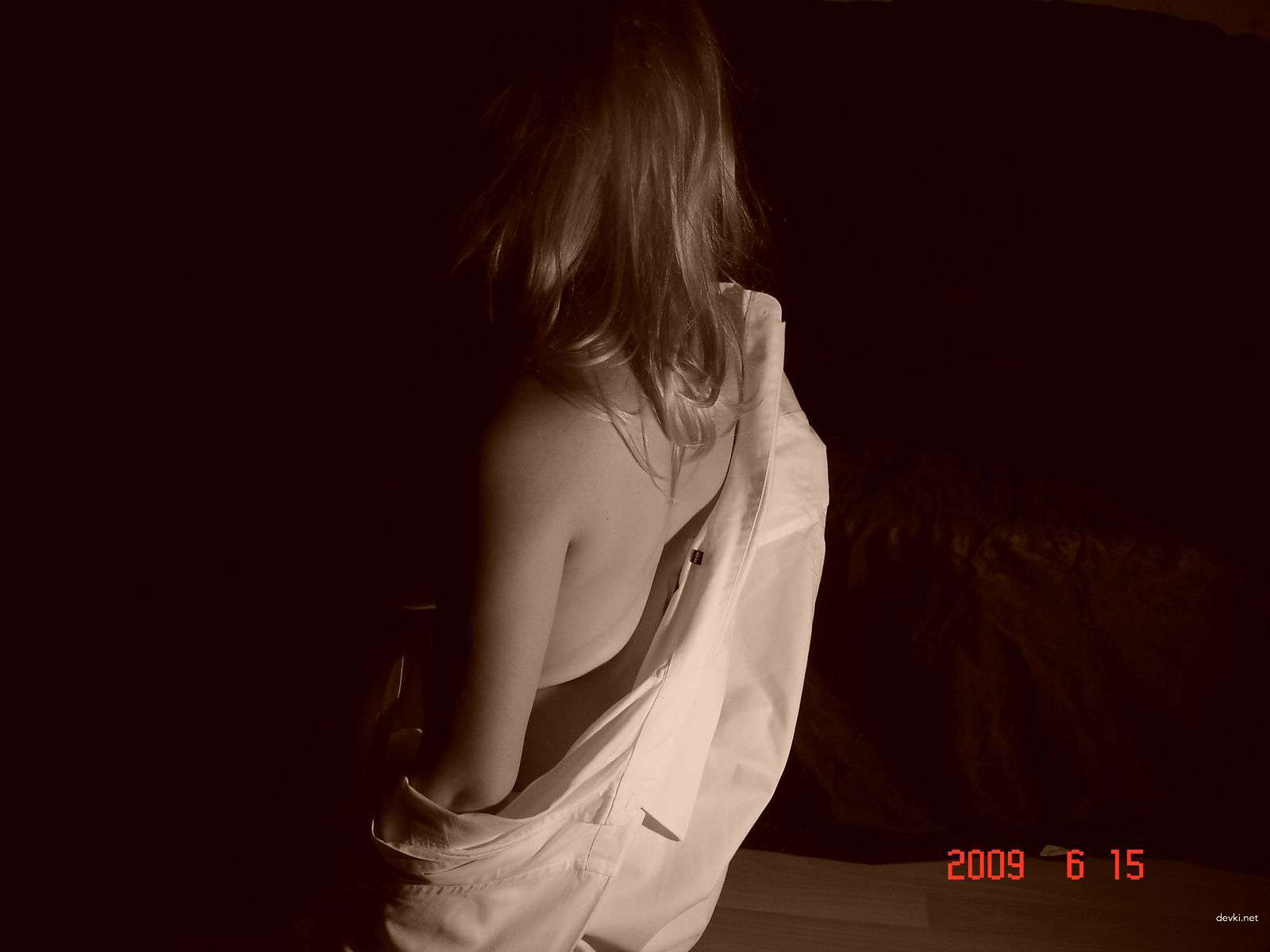 Explicit Amateur Woman's Erotic Beauty in Hot Photos