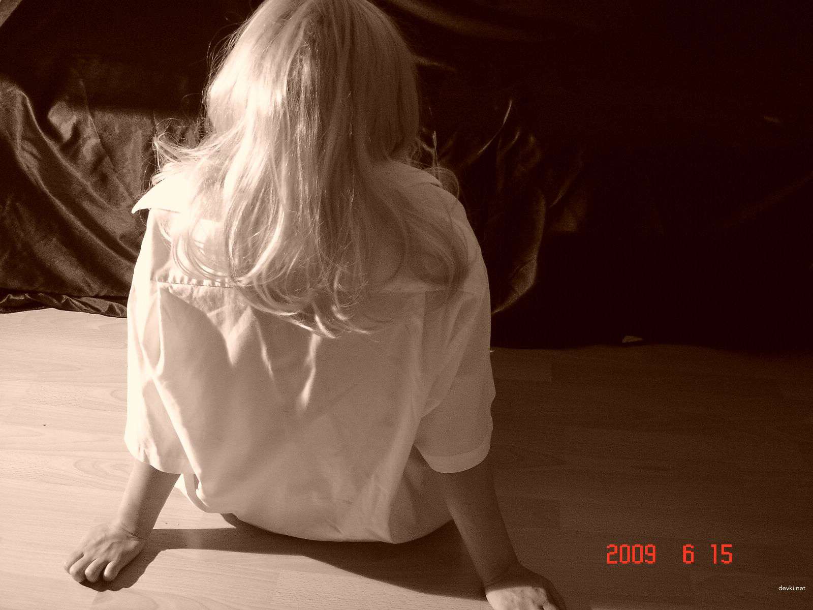 Explicit Amateur Woman's Erotic Beauty in Hot Photos