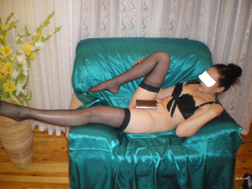 Hot Amateur Wife Bares All: Explicit XXX Photos for Adults Only!