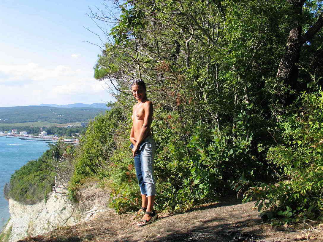 Wild Outdoor Strip Tease by Amateur Babe - Explicit Nudity and Seduction