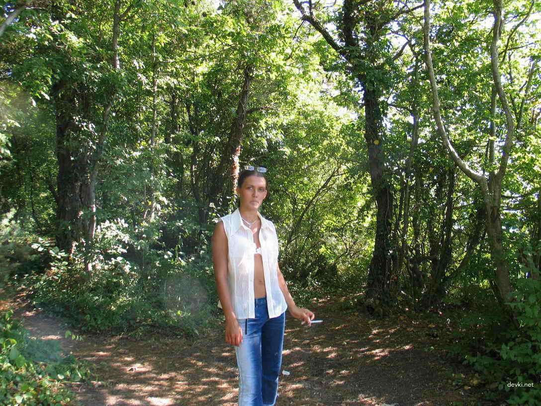 Wild Outdoor Strip Tease by Amateur Babe - Explicit Nudity and Seduction