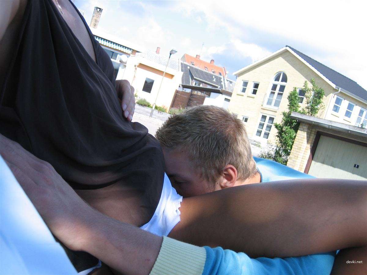 Hot Blonde Babe's Explicit Photoshoot: Amateur Porn Pics 2006