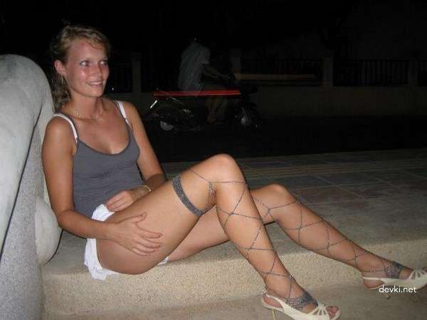 Blonde Amateur XXX Photos 2007: Explicit Hardcore Action!