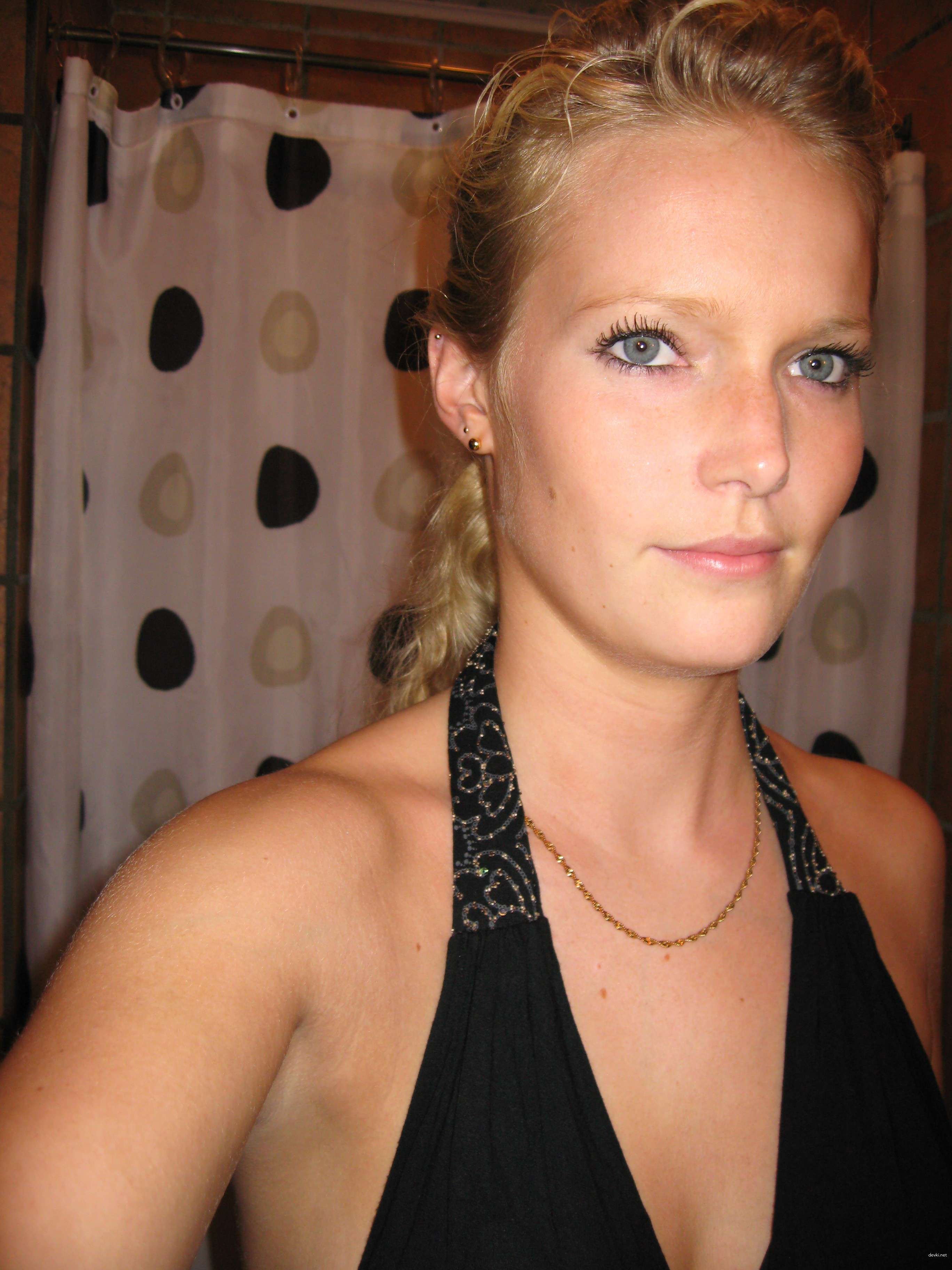 Blonde Amateur XXX Photos 2007: Explicit Hardcore Action!