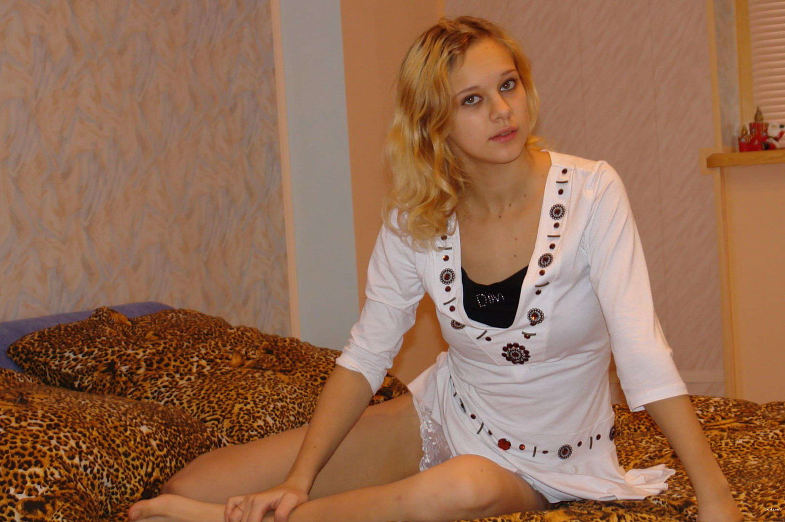 Amateur Close-Up: Private Girl's Explicit Erotic Photo