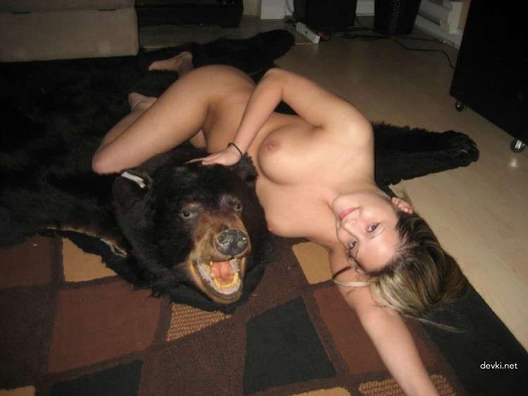 Amateur Slut XXX Pics: Uncensored Collection of Naughty Chick in Action