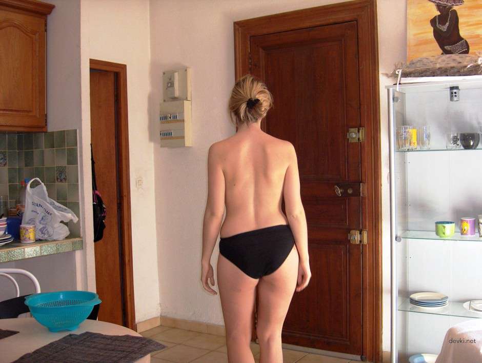 Uncensored Amateur Erotic Photos: Naughty Woman in Sensual English Archive