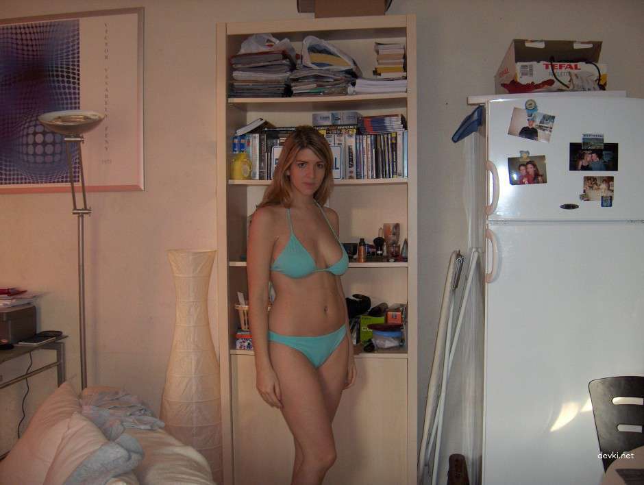 Uncensored Amateur Erotic Photos: Naughty Woman in Sensual English Archive