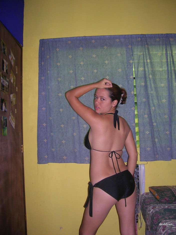 Amateur Busty Girl: Explicit Hot Photos for Adults Only - XXX Content