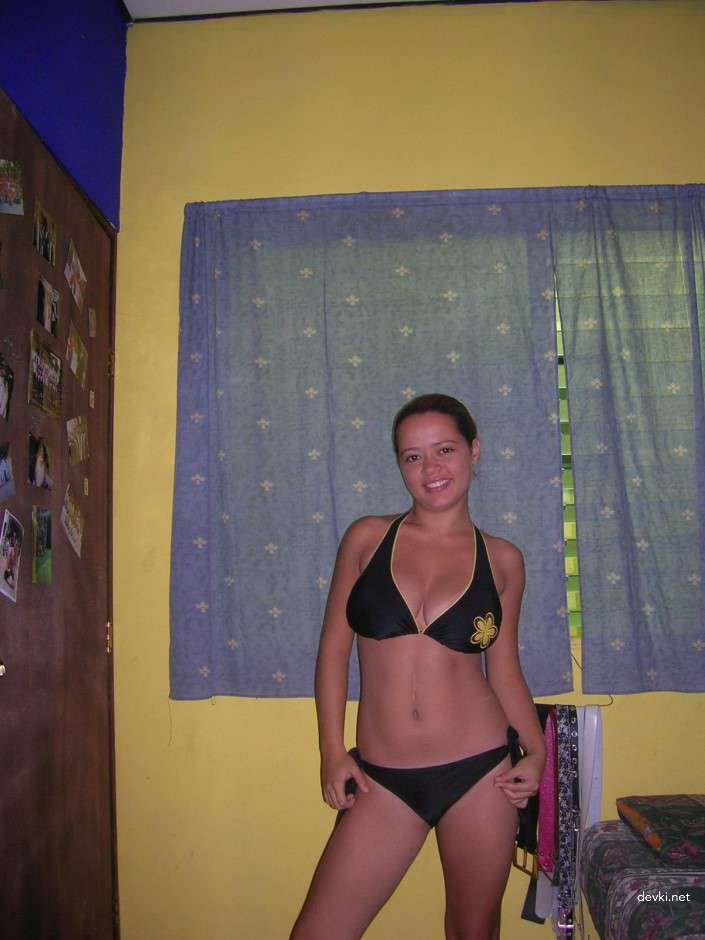Amateur Busty Girl: Explicit Hot Photos for Adults Only - XXX Content