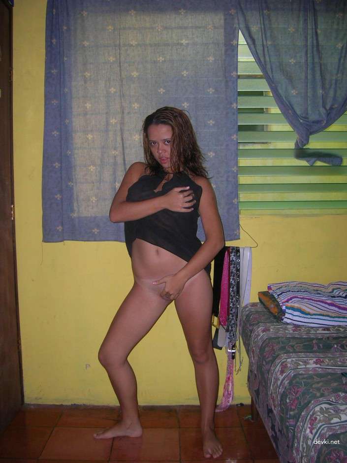 Amateur Busty Girl: Explicit Hot Photos for Adults Only - XXX Content