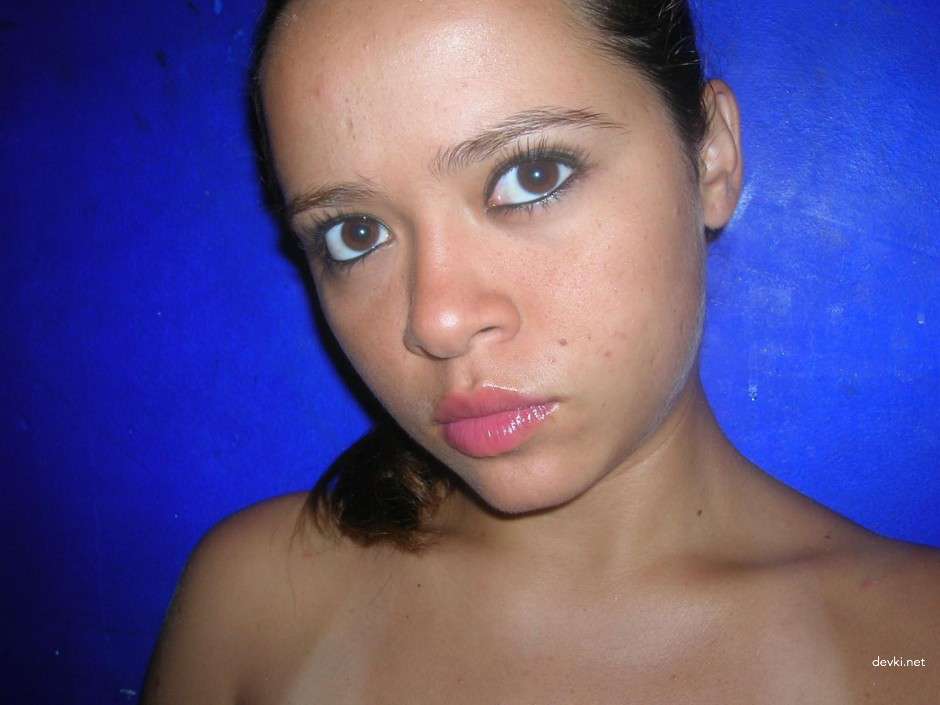 Amateur Busty Girl: Explicit Hot Photos for Adults Only - XXX Content