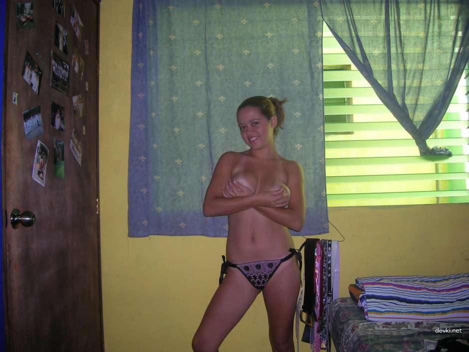 Amateur Busty Girl: Explicit Hot Photos for Adults Only - XXX Content