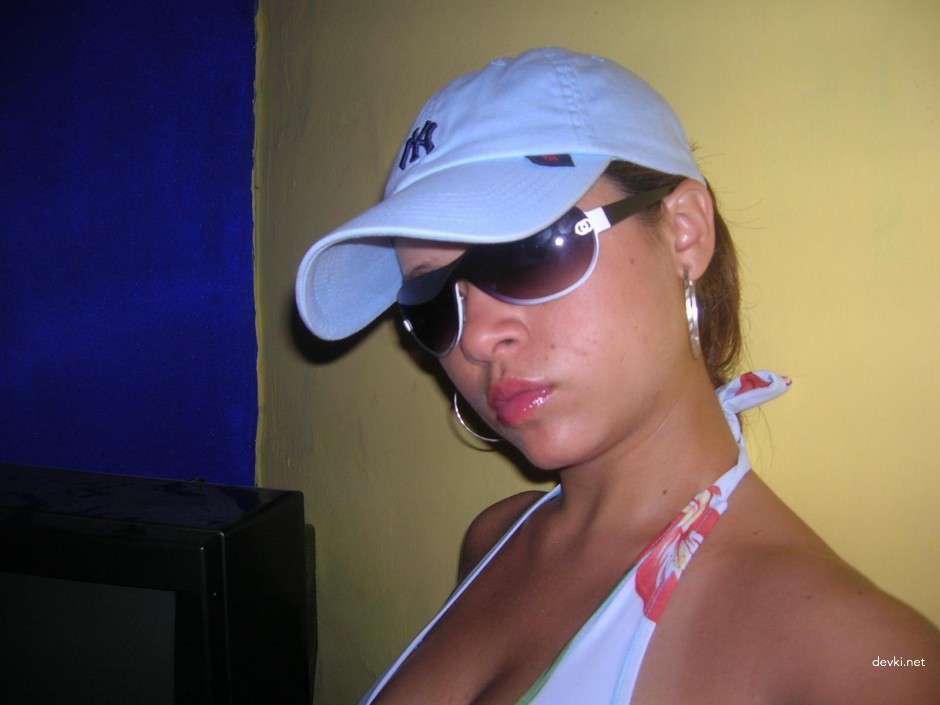 Amateur Busty Girl: Explicit Hot Photos for Adults Only - XXX Content