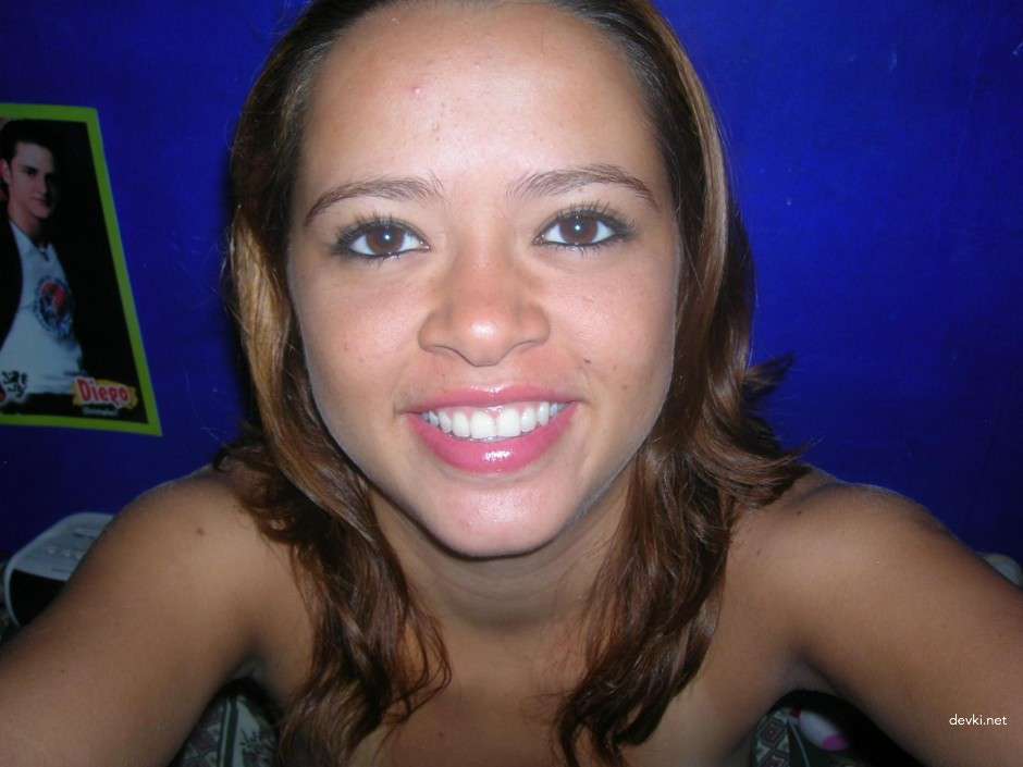 Amateur Busty Girl: Explicit Hot Photos for Adults Only - XXX Content