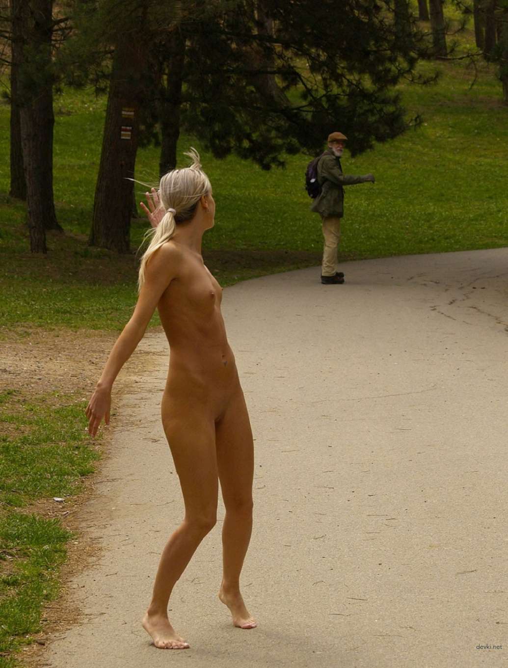 Blonde Amateur Nude Outdoor Porn: Explicit Park Walk