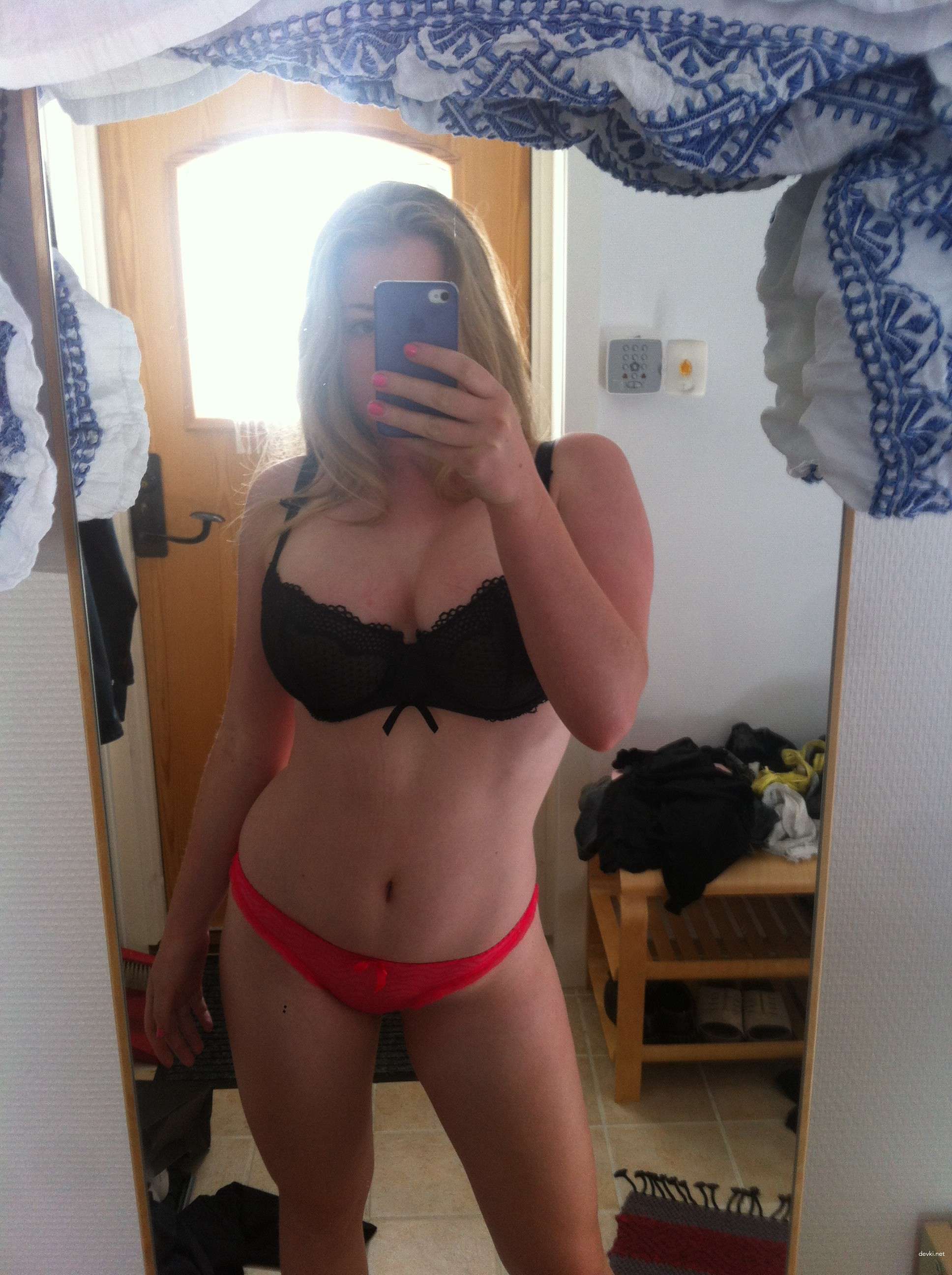 Hot Blonde with Massive Boobs: Uncensored Amateur Pic