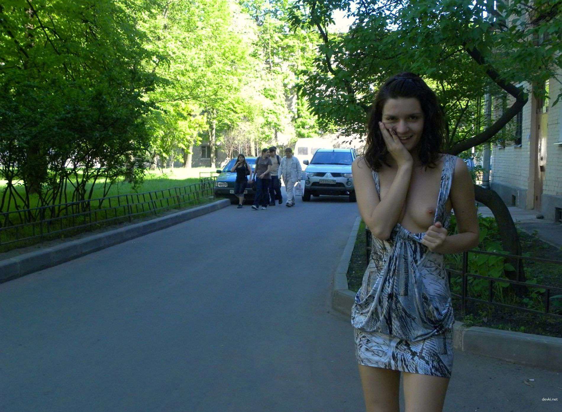 Explicit Nude Amateur Photoshoot: Naughty Girl Poses Seductively