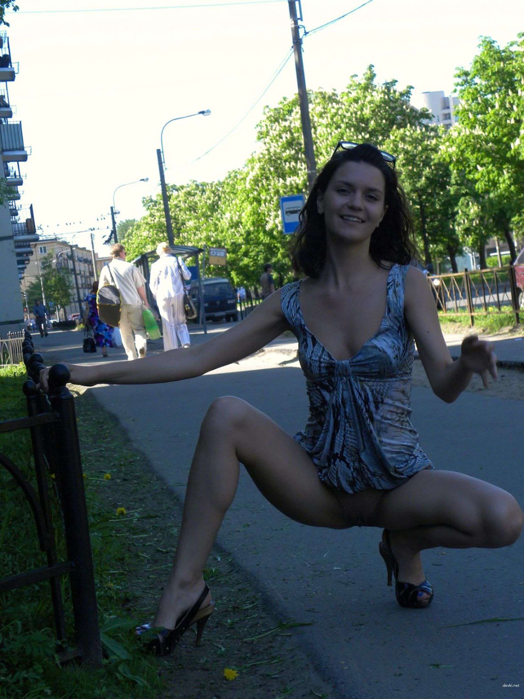 Explicit Nude Amateur Photoshoot: Naughty Girl Poses Seductively