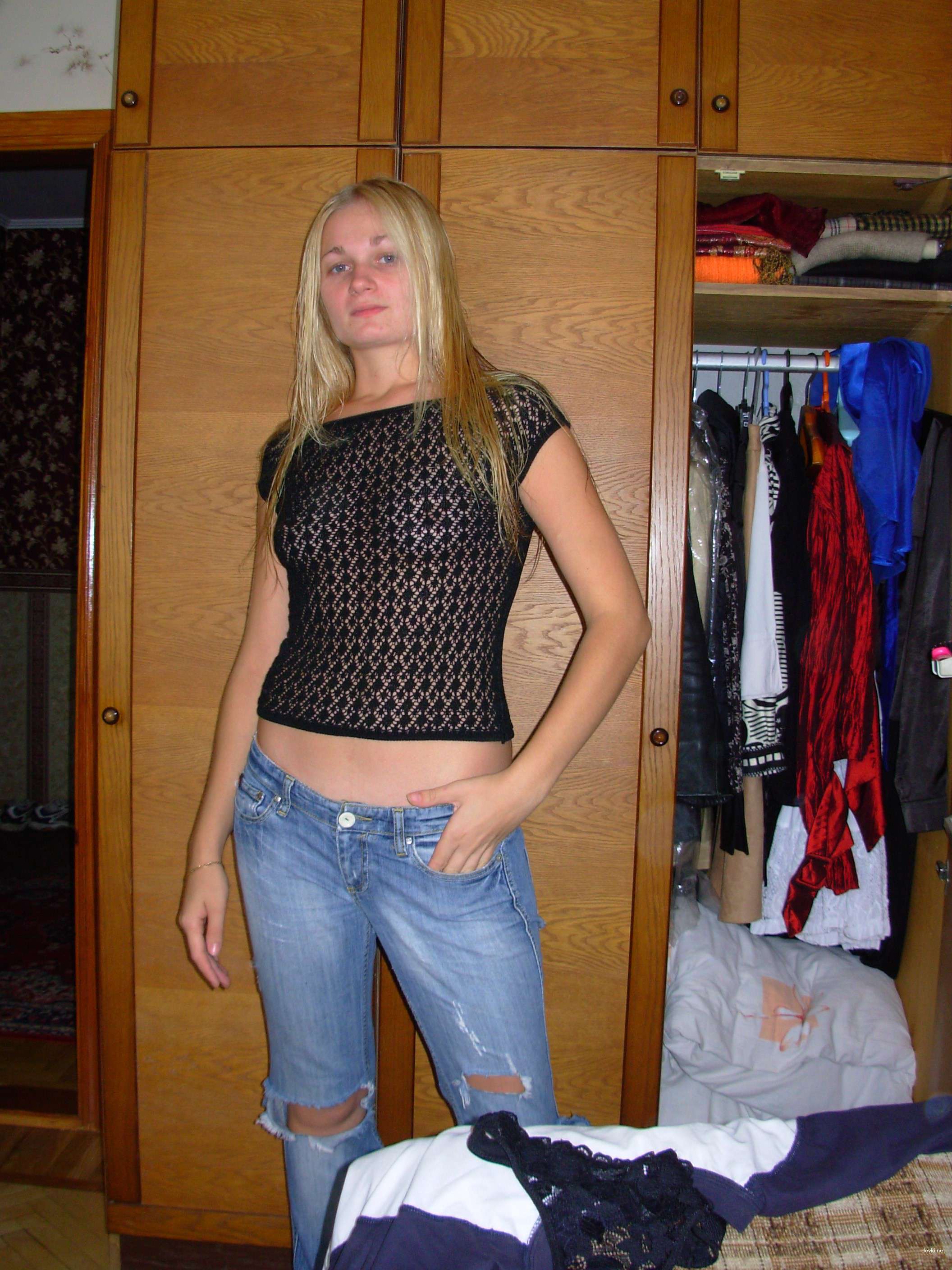 Explicit Blonde Amateur Home Photos: Naughty Blonde Girl Pics