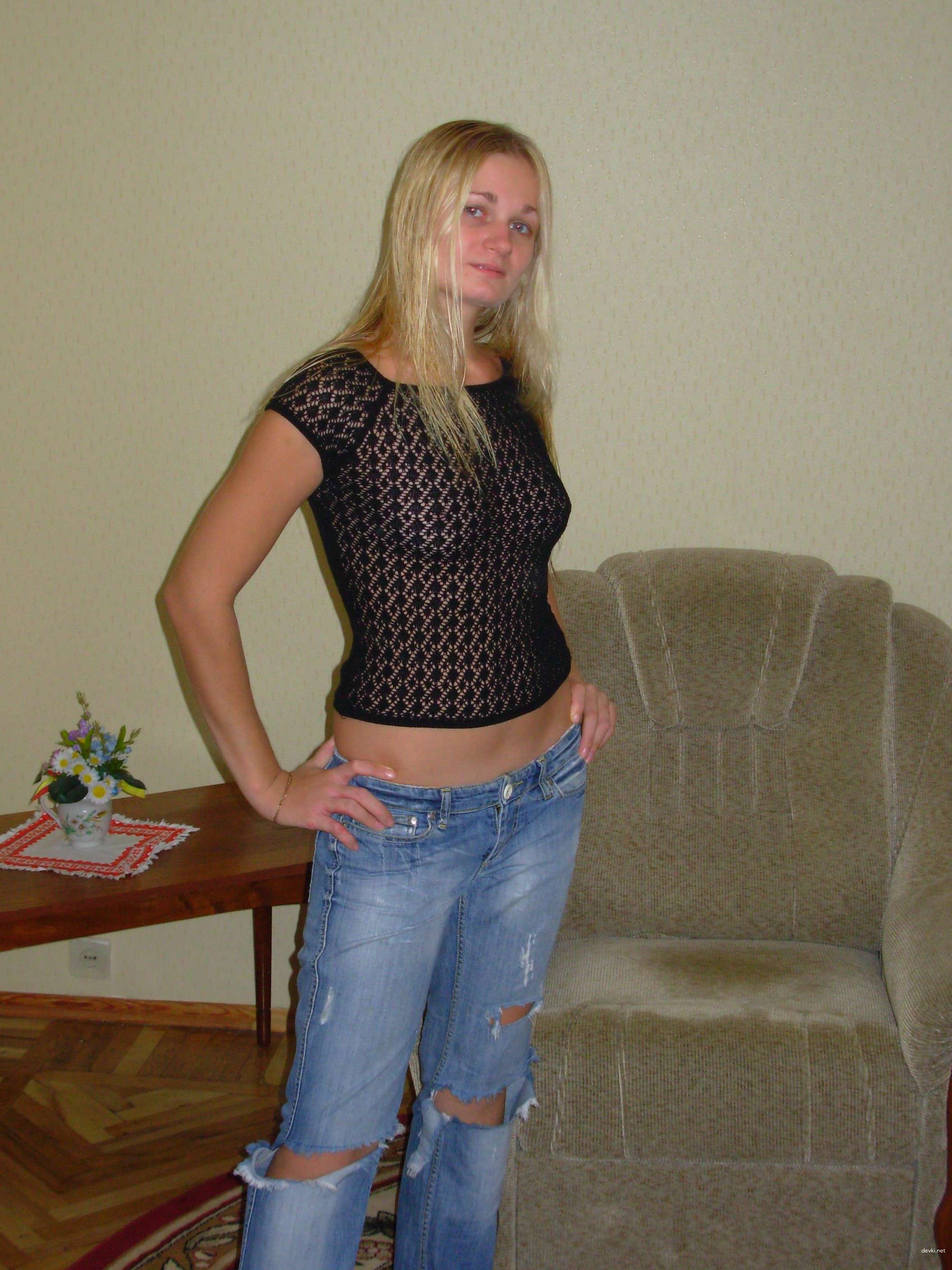 Explicit Blonde Amateur Home Photos: Naughty Blonde Girl Pics