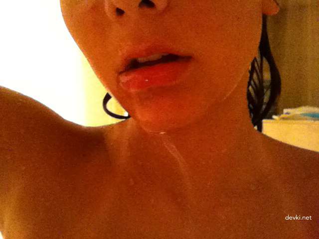 Explicit Amateur Girl Selfie: Sensual and Provocative Photo Shoot