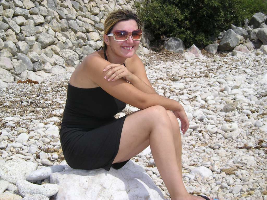 Steamy Amateur Beach Vacation Porn Pics Featuring Hot Girl