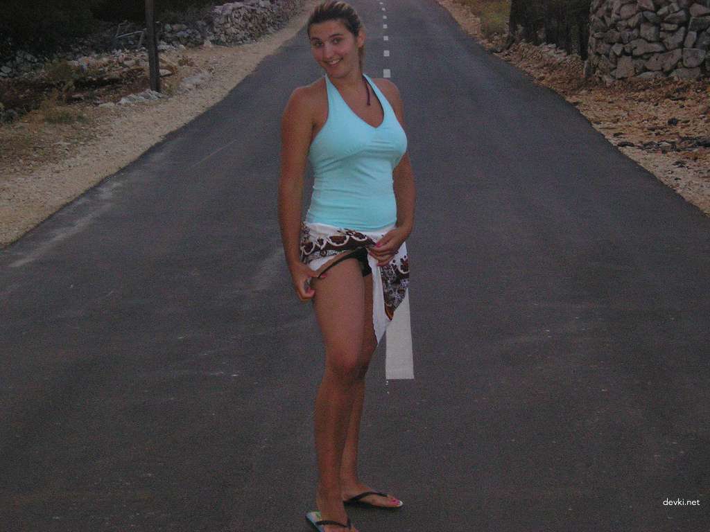 Steamy Amateur Beach Vacation Porn Pics Featuring Hot Girl