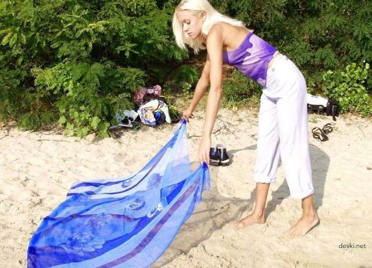 Blonde Nude Sunbathing: Explicit Amateur Photo for Adults Only