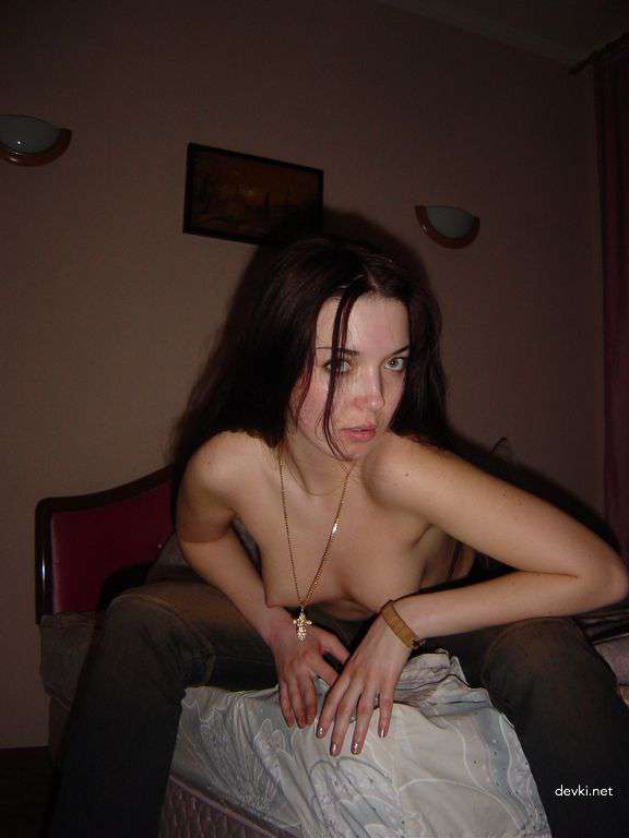 Amateur Girlfriend's Explicit Home Nudes - XXX Photos for Adults