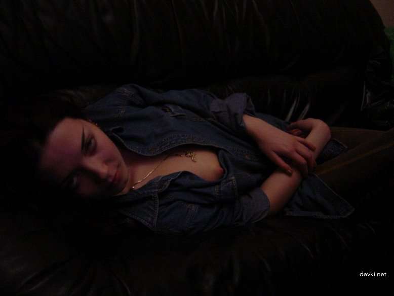 Amateur Girlfriend's Explicit Home Nudes - XXX Photos for Adults