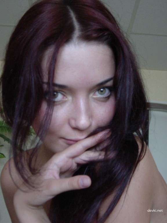 Amateur Girlfriend's Explicit Home Nudes - XXX Photos for Adults