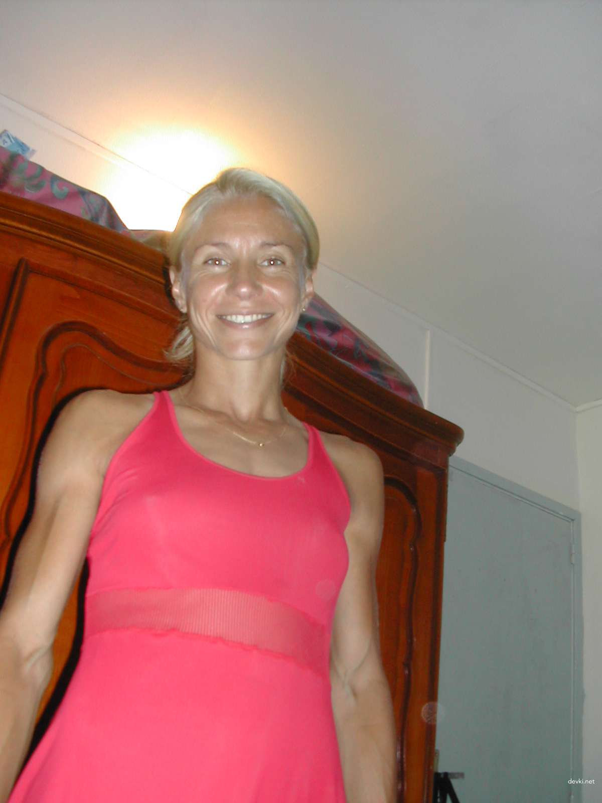 Sizzling Amateur Babe Bares All - Uncensored XXX Pics for Your Pleasure