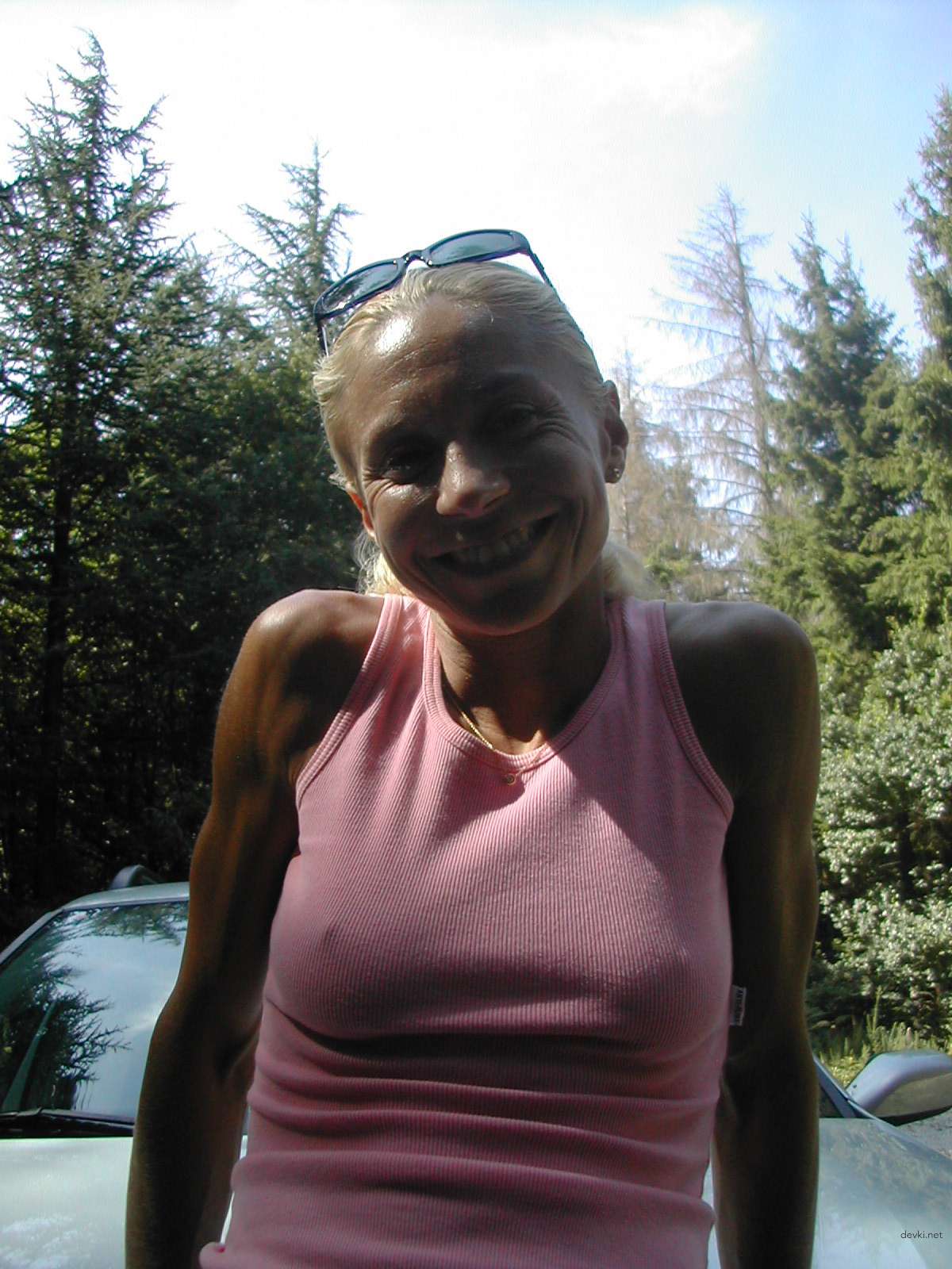 Sizzling Amateur Babe Bares All - Uncensored XXX Pics for Your Pleasure