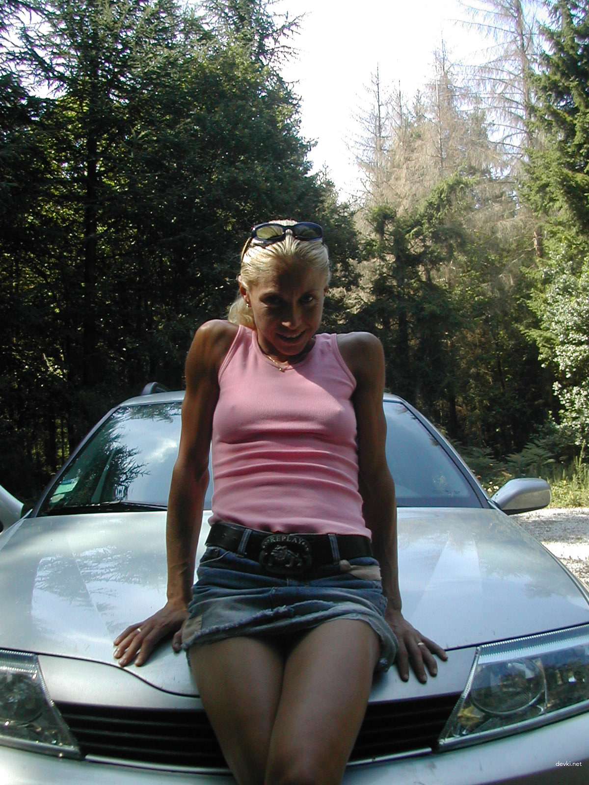 Sizzling Amateur Babe Bares All - Uncensored XXX Pics for Your Pleasure