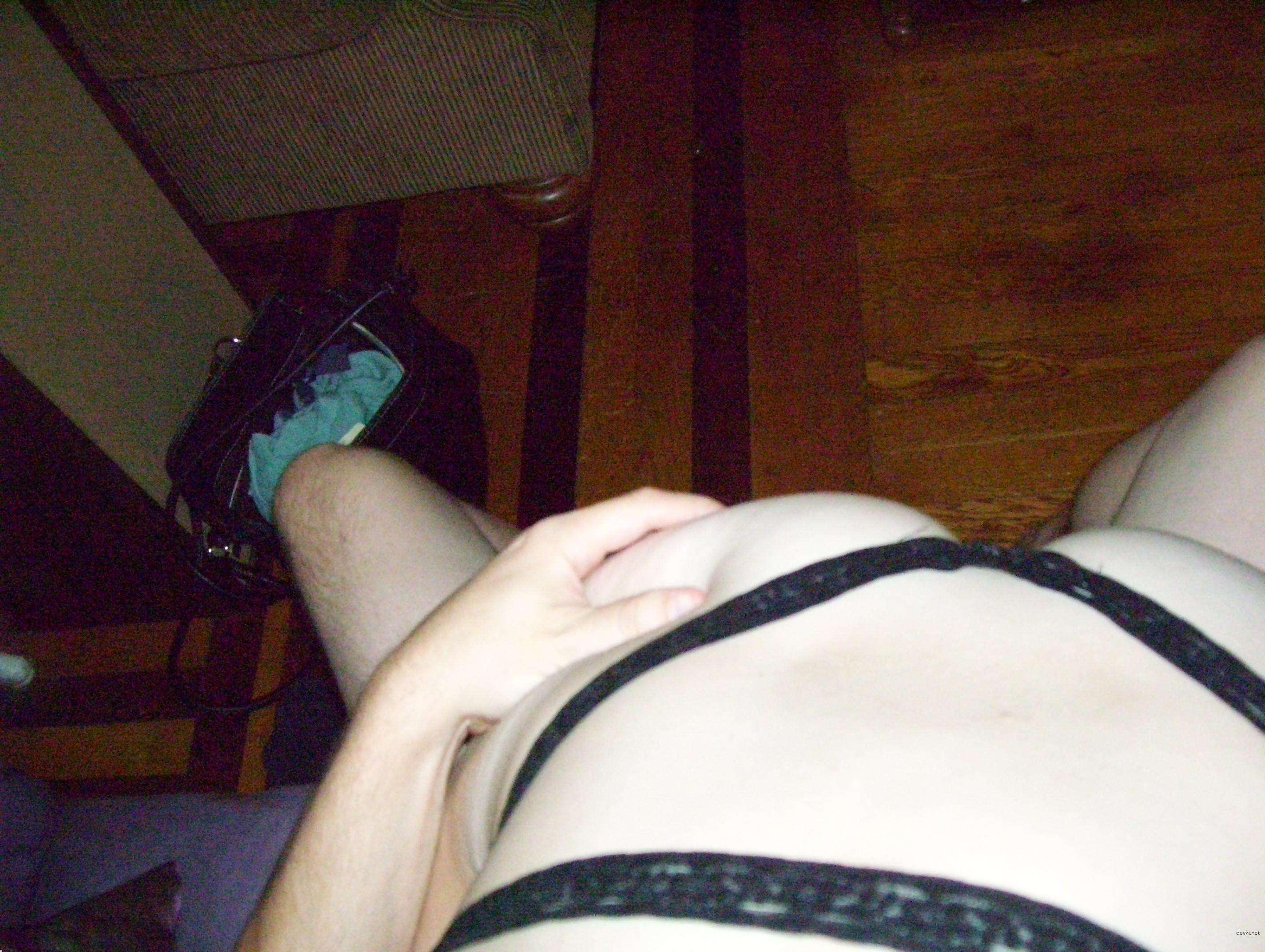 Explicit Bi Babe Amateur Porn Pics: Hot and Horny Bi Girl Shows Everything in English