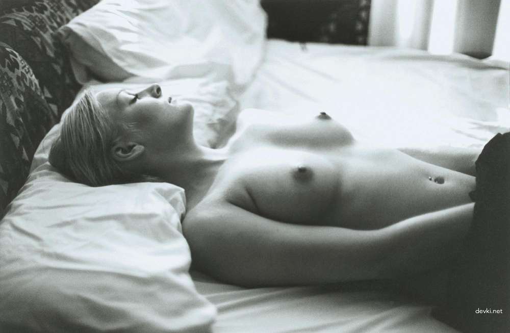 Hot Amateur XXX Babes: Explicit Erotic Photos of Porn Women