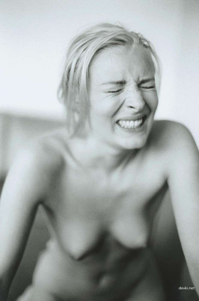 Hot Amateur XXX Babes: Explicit Erotic Photos of Porn Women