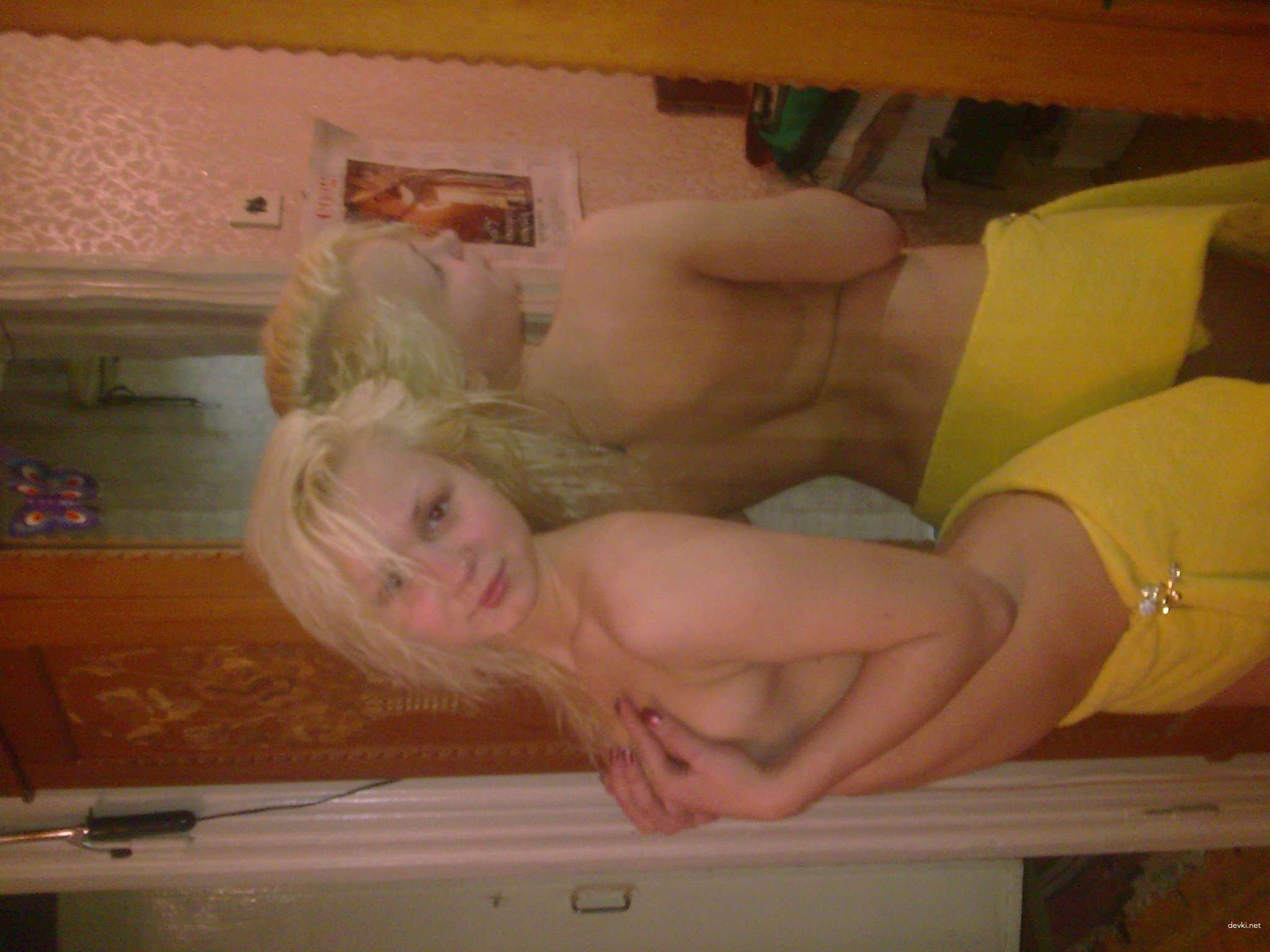 Explicit Nude Blonde Amateur - Hot Slim Girl Poses Naked for Sexy Photoshoot