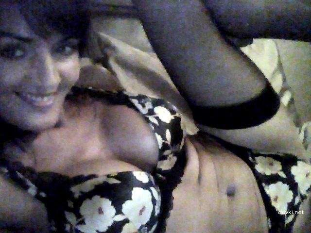 XXX Seductive Amateur Lady - Raw & Explicit Porn Photo - Hot & Naughty XXX Content