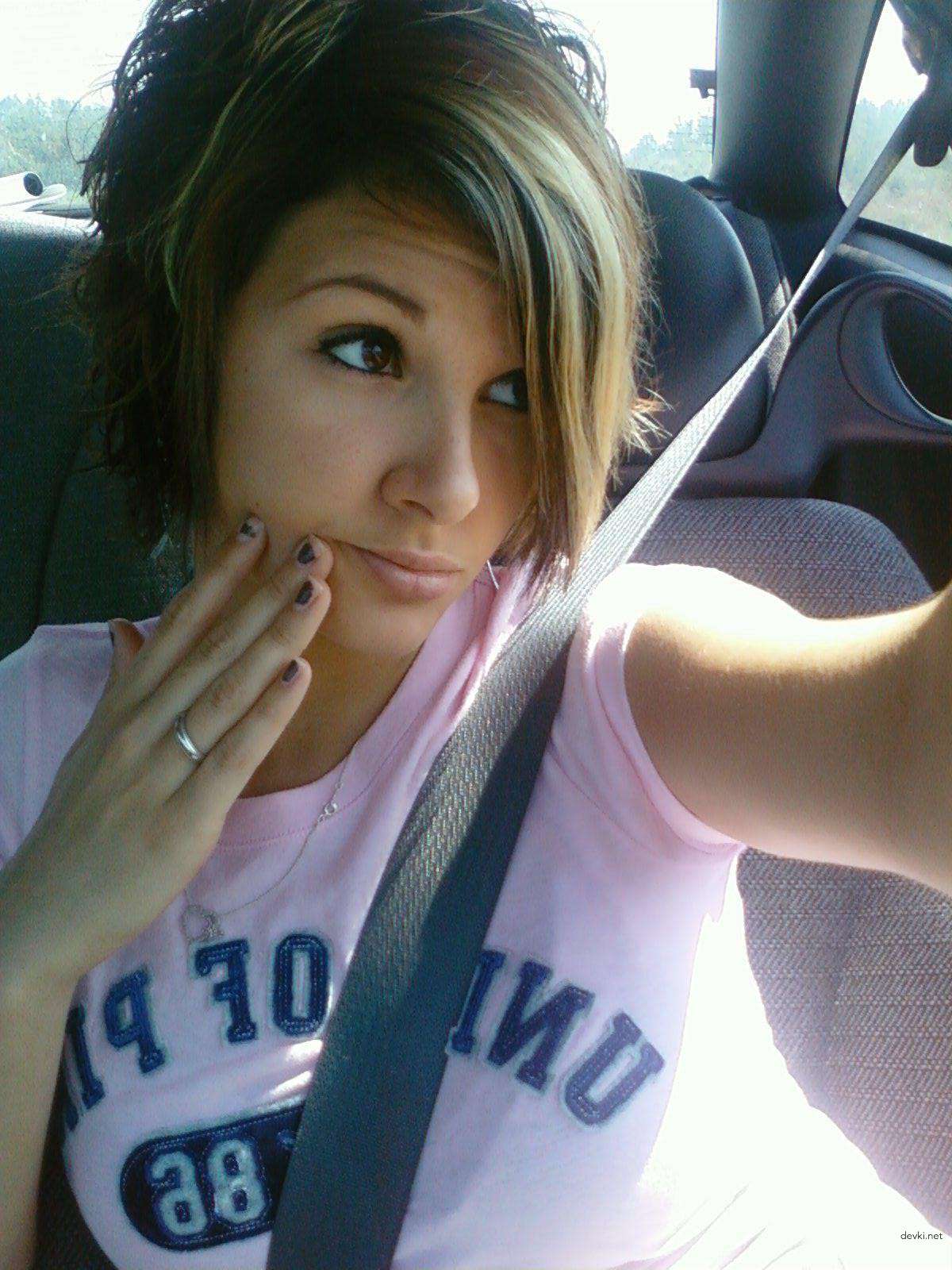 XXX Nude Selfie: Hot Amateur Girl's Explicit Photo Shoot