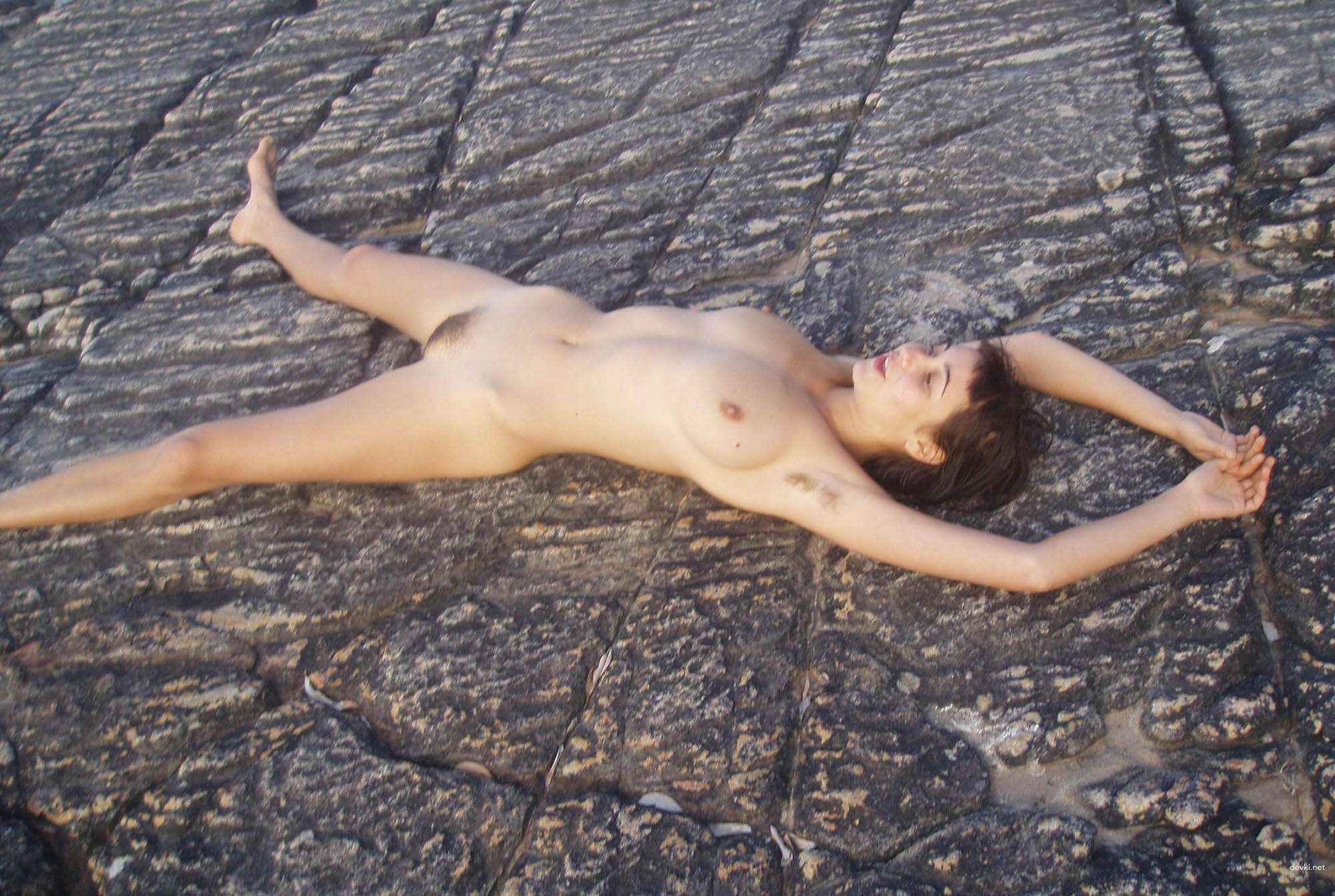 Explicit Amateur Nude Photography: Raw Sensual Girl in Erotic Poses