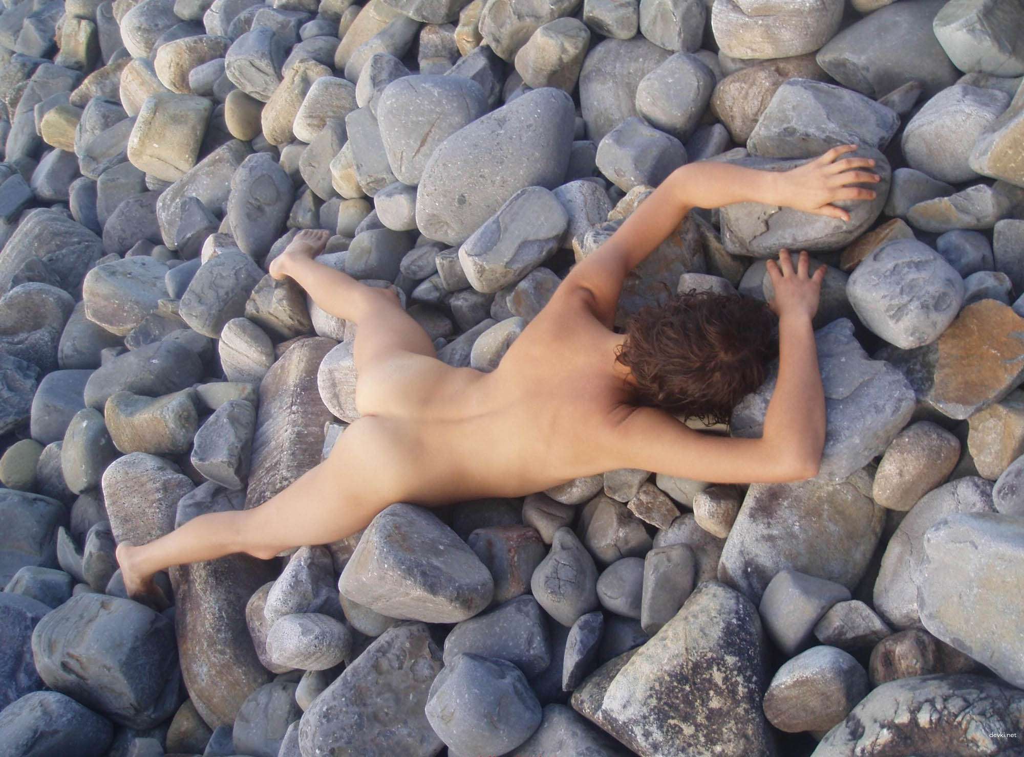 Explicit Amateur Nude Photography: Raw Sensual Girl in Erotic Poses